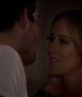 2012-TheClientList-S01E01-0224.jpg