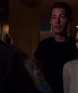 9-1-1-S02E13-357.jpg