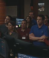 9-1-1-S08E03-080.jpg