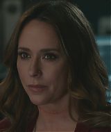 9-1-1-S08E12-581.jpg